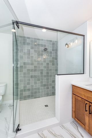 5476 LORI Lane W, West Fargo, ND 58078