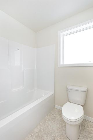 5476 LORI Lane W, West Fargo, ND 58078