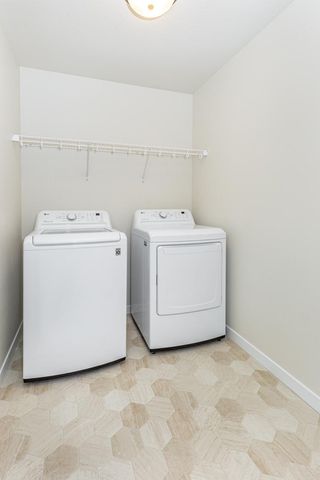 5476 LORI Lane W, West Fargo, ND 58078