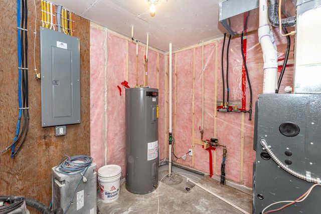 5476 LORI Lane W, West Fargo, ND 58078