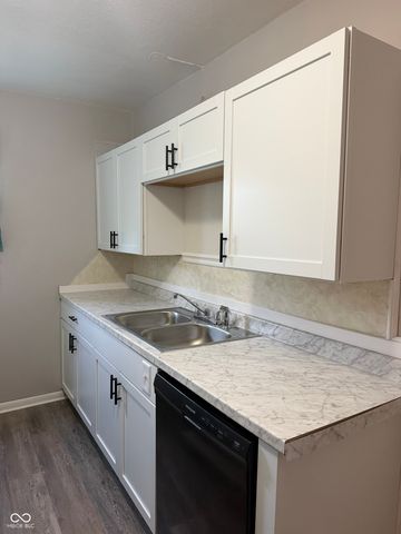 3015 S Holt B, Indianapolis, IN 46221