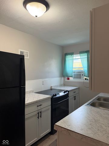 3015 S Holt B, Indianapolis, IN 46221