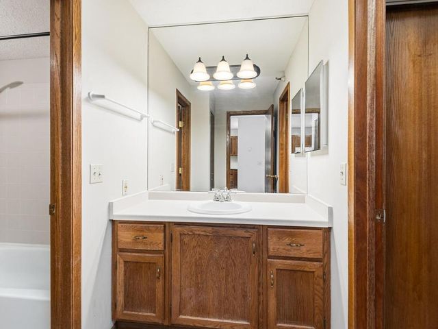 7605 Edinborough Way 6214, Edina, MN 55435