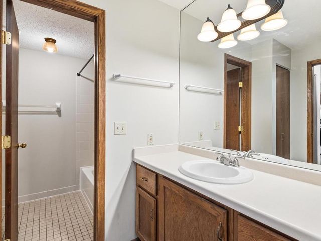 7605 Edinborough Way 6214, Edina, MN 55435
