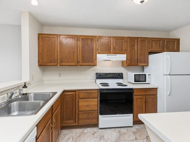 7605 Edinborough Way 6214, Edina, MN 55435