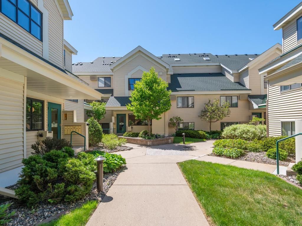 7605 Edinborough Way 6214, Edina, MN 55435