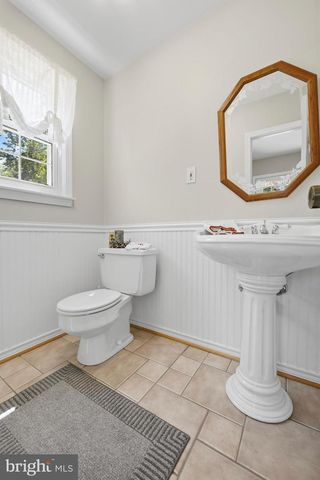 1422 GRAND OAK LN, West Chester, PA 19380