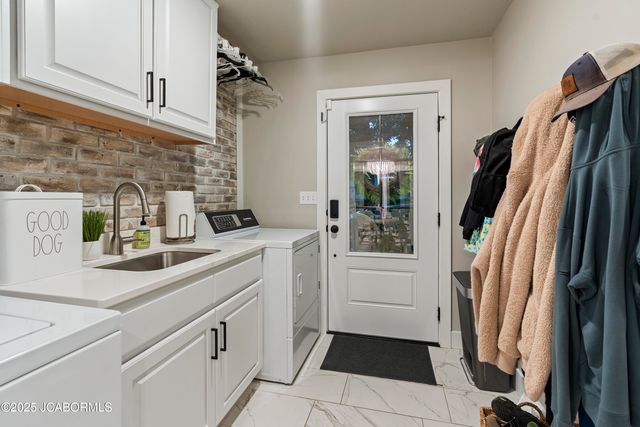 732 HOBBS ROAD, Jefferson City, MO 65109