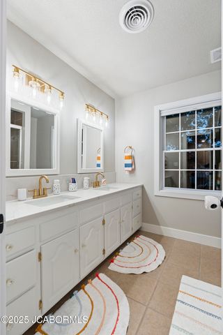 732 HOBBS ROAD, Jefferson City, MO 65109