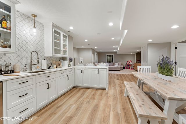 732 HOBBS ROAD, Jefferson City, MO 65109