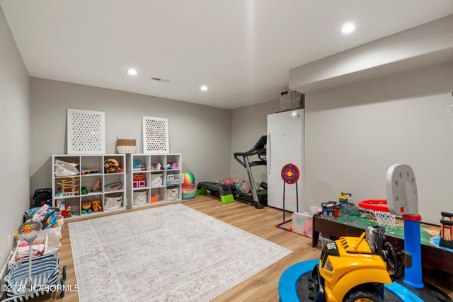 732 HOBBS ROAD, Jefferson City, MO 65109