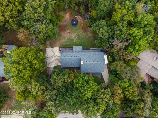 732 HOBBS ROAD, Jefferson City, MO 65109