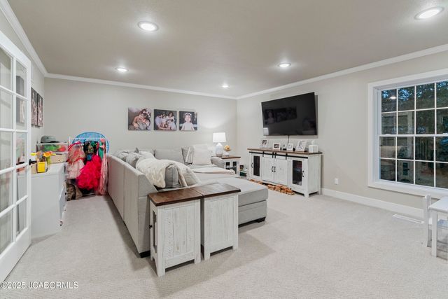 732 HOBBS ROAD, Jefferson City, MO 65109