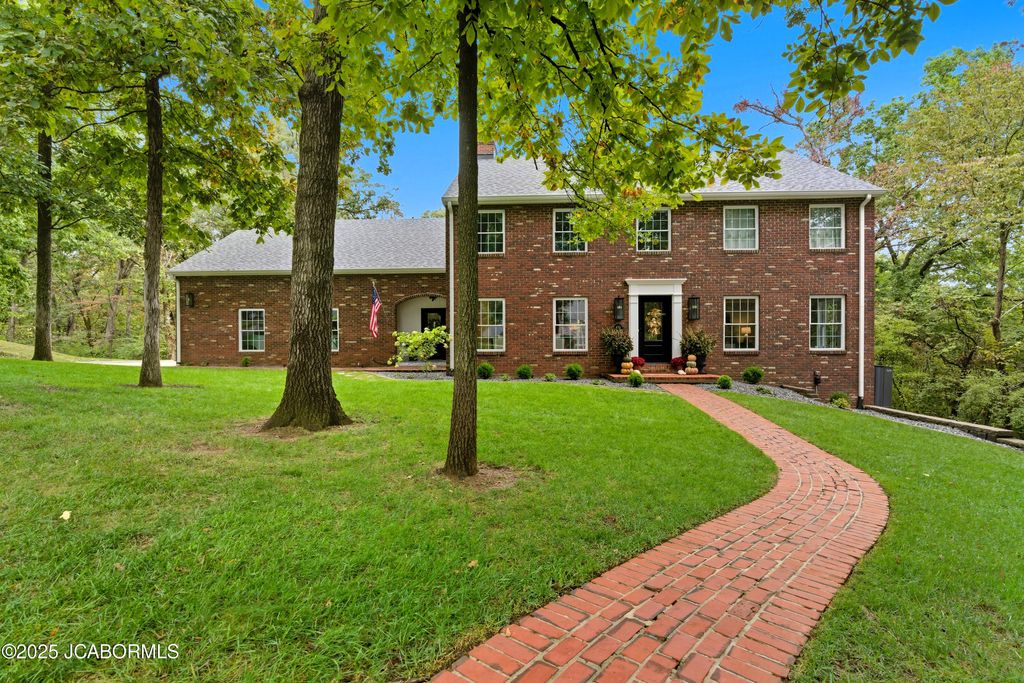 732 HOBBS ROAD, Jefferson City, MO 65109