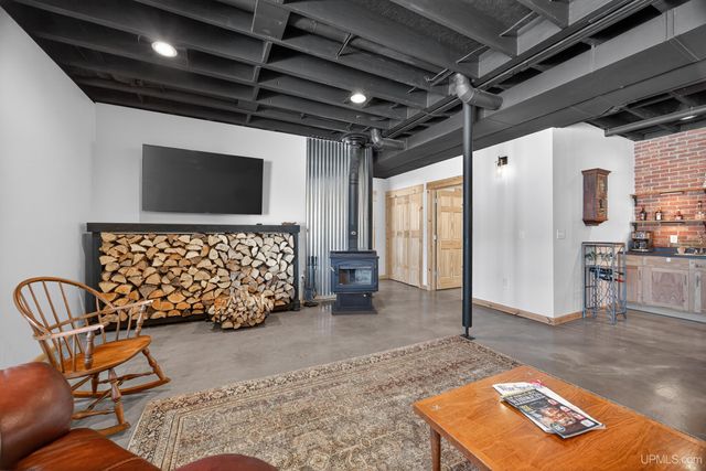 16968 S River Road, Chassell, MI 49916