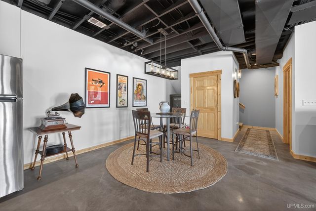 16968 S River Road, Chassell, MI 49916