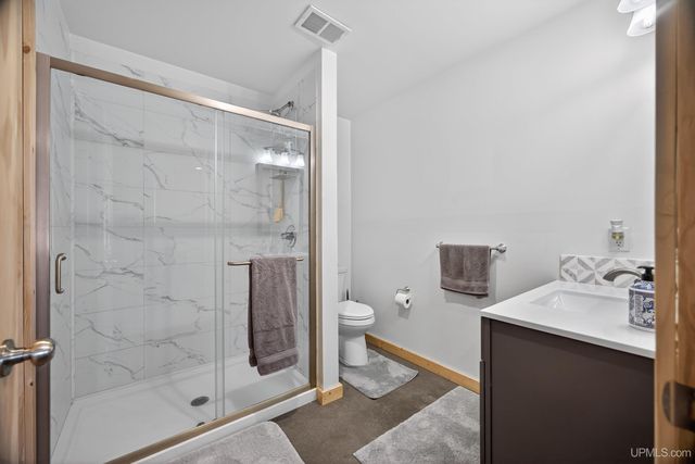 16968 S River Road, Chassell, MI 49916