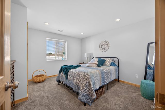 16968 S River Road, Chassell, MI 49916