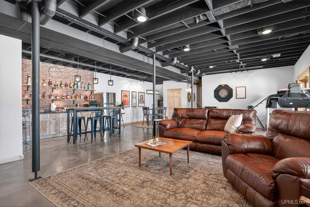 16968 S River Road, Chassell, MI 49916