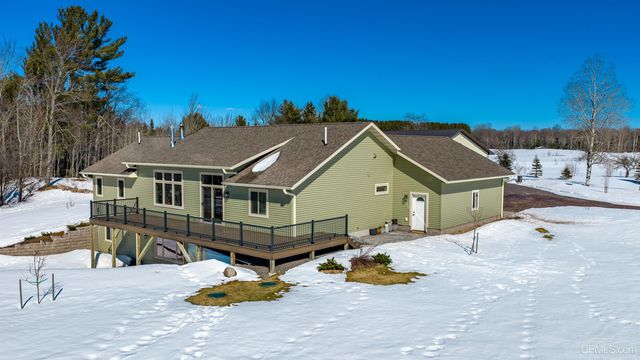 16968 S River Road, Chassell, MI 49916