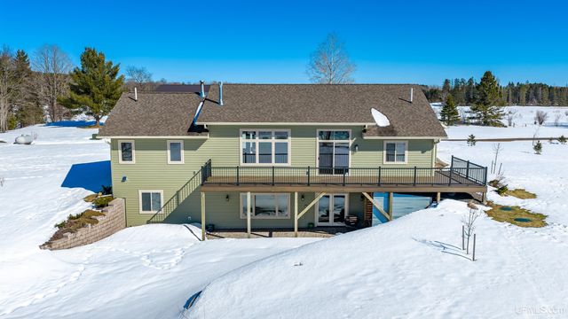 16968 S River Road, Chassell, MI 49916