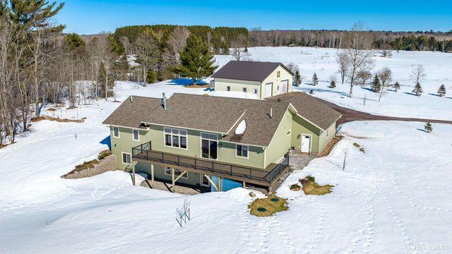 16968 S River Road, Chassell, MI 49916