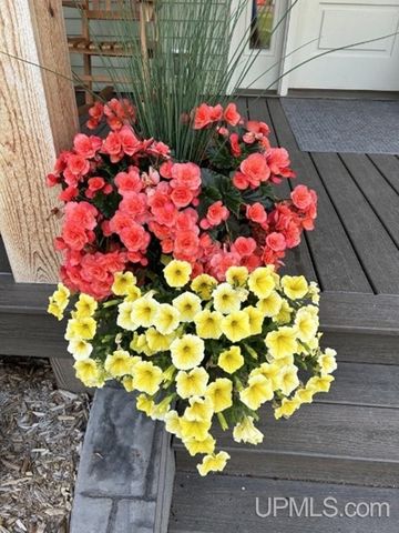 16968 S River Road, Chassell, MI 49916