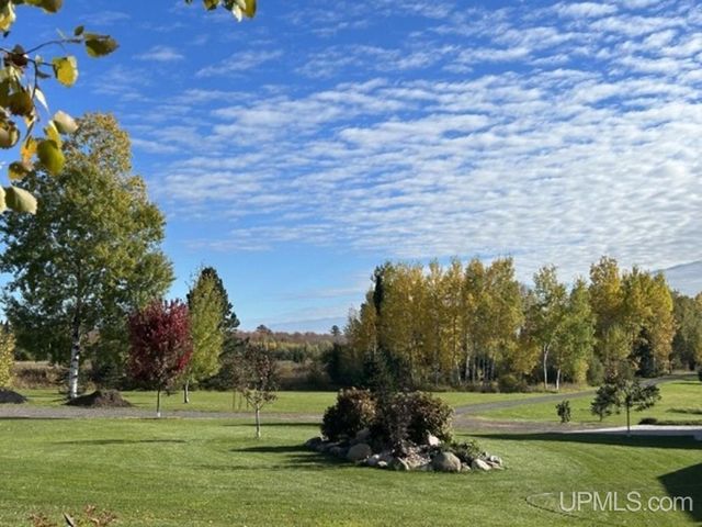 16968 S River Road, Chassell, MI 49916