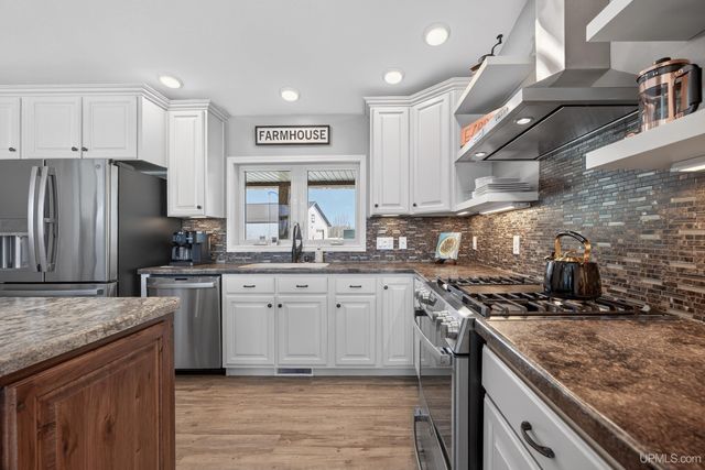 16968 S River Road, Chassell, MI 49916