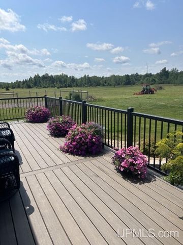 16968 S River Road, Chassell, MI 49916