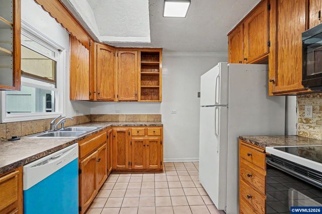 970 Heather Ln SE, Salem, OR 97302