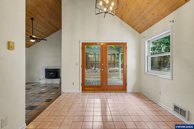 970 Heather Ln SE, Salem, OR 97302