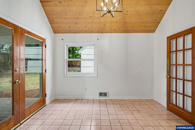 970 Heather Ln SE, Salem, OR 97302