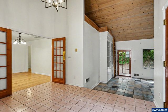 970 Heather Ln SE, Salem, OR 97302