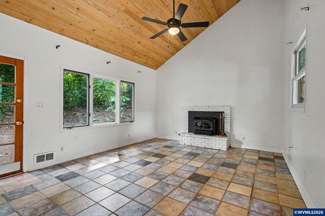 970 Heather Ln SE, Salem, OR 97302