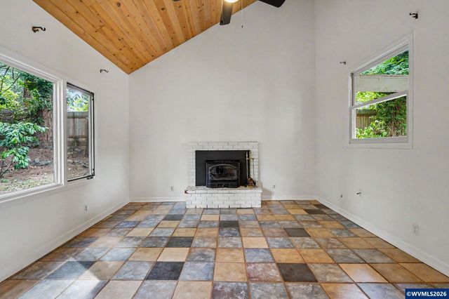 970 Heather Ln SE, Salem, OR 97302