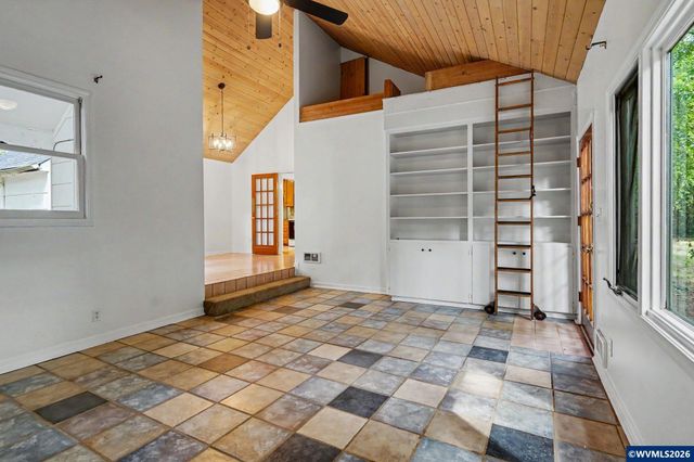970 Heather Ln SE, Salem, OR 97302
