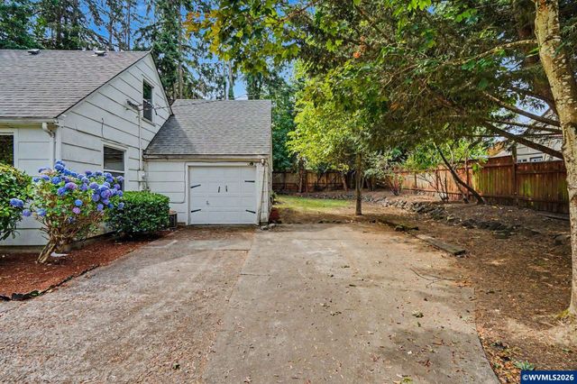 970 Heather Ln SE, Salem, OR 97302