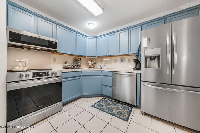 10915 Nagel Ct, Louisville, KY 40241