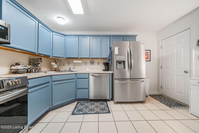 10915 Nagel Ct, Louisville, KY 40241