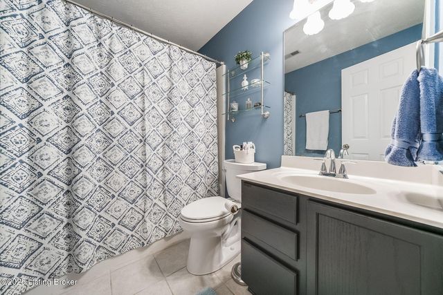 10915 Nagel Ct, Louisville, KY 40241