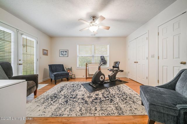 10915 Nagel Ct, Louisville, KY 40241