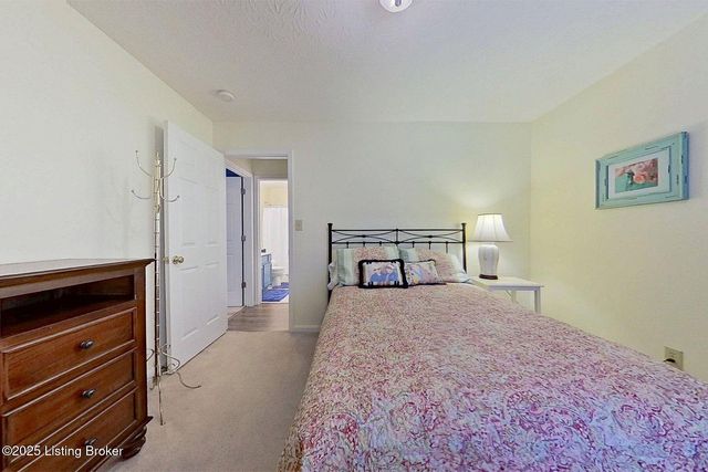 10915 Nagel Ct, Louisville, KY 40241