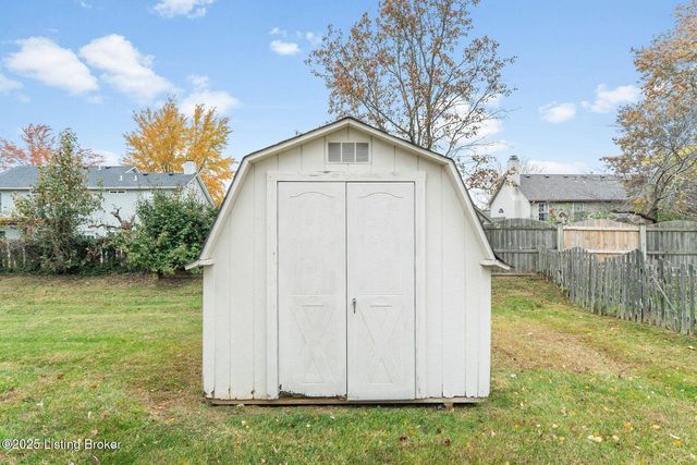 10915 Nagel Ct, Louisville, KY 40241