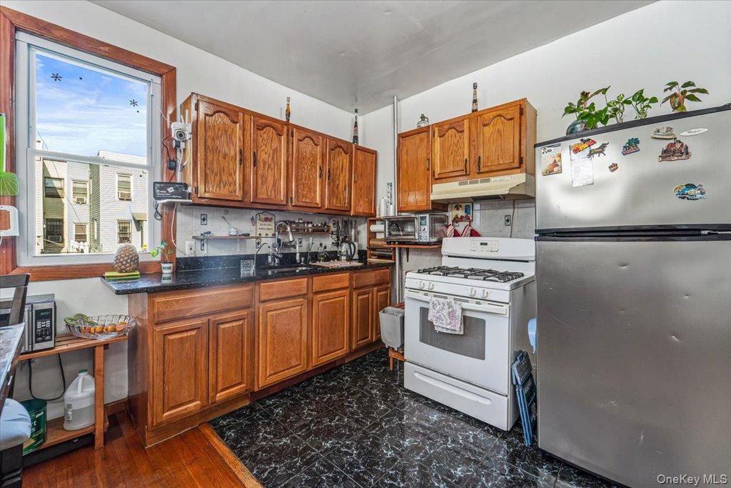 2507 Humphreys Street, East Elmhurst, NY 11369 — photo 4