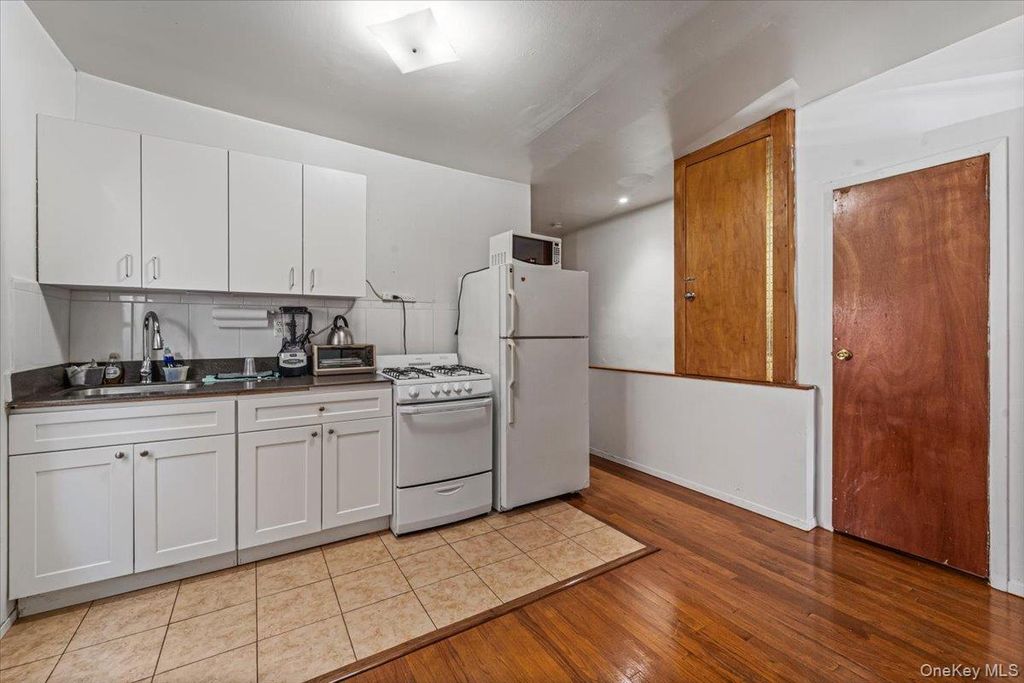2507 Humphreys Street, East Elmhurst, NY 11369 — photo 5