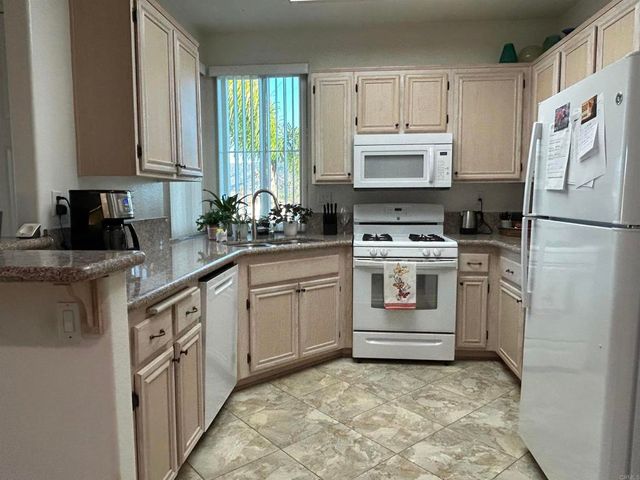 11422 Via Rancho San Diego 84, El Cajon, CA 92019