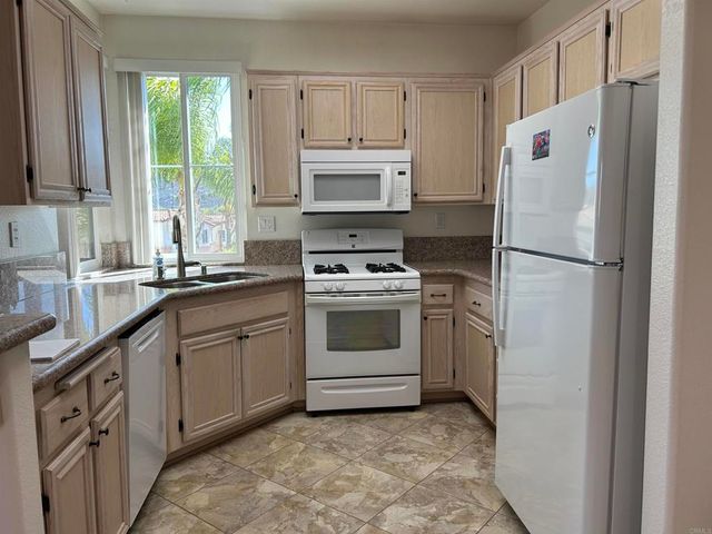11422 Via Rancho San Diego 84, El Cajon, CA 92019