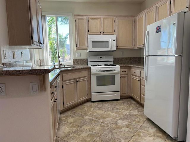 11422 Via Rancho San Diego 84, El Cajon, CA 92019