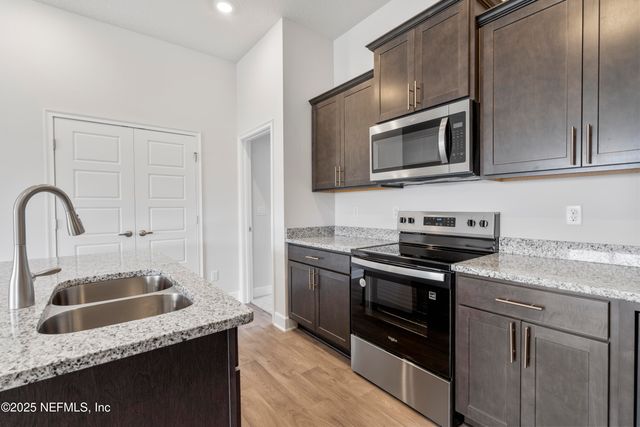 3334 MEADOW RIDGE Place, Green Cove Springs, FL 32043